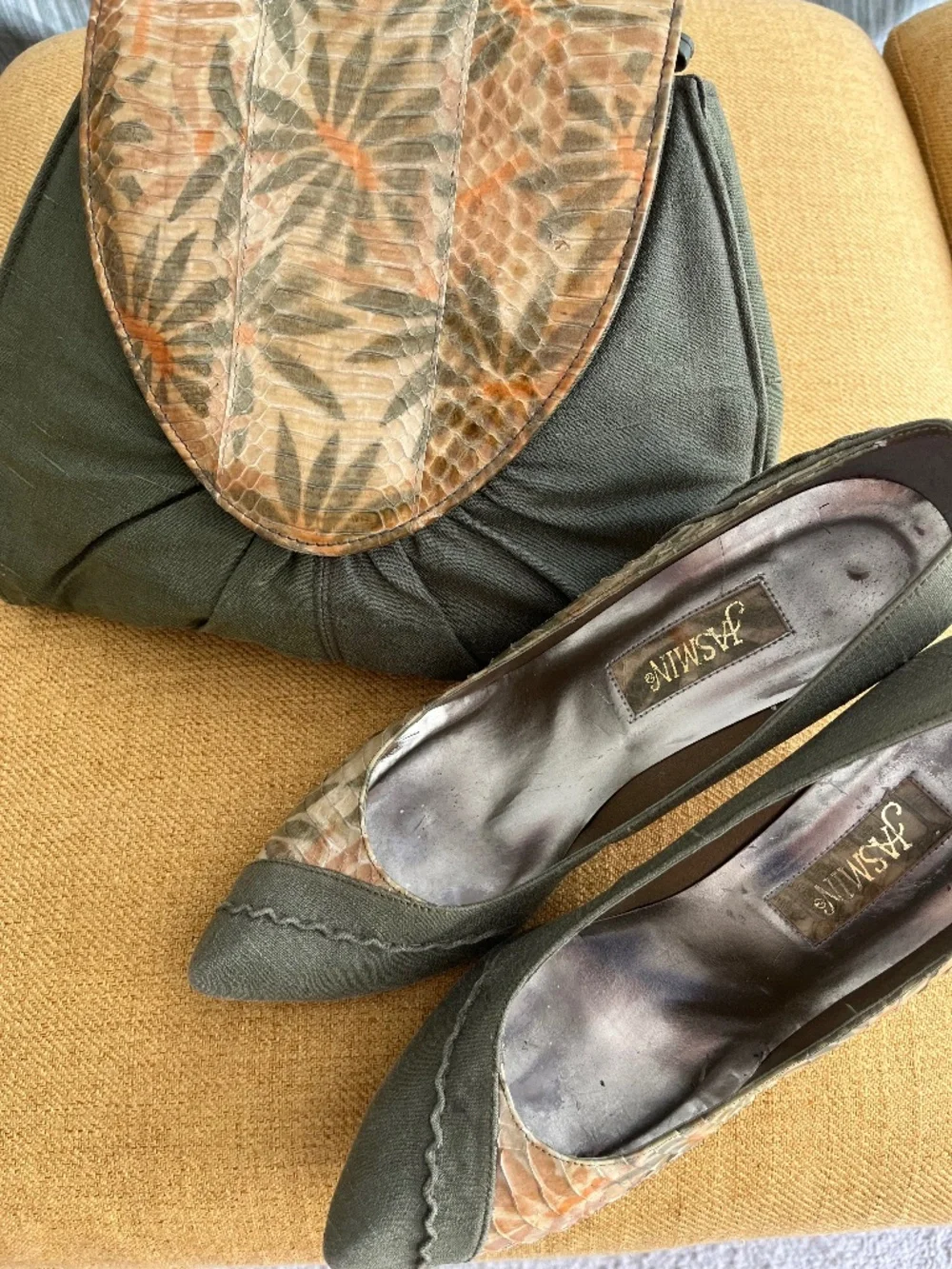 Jasmine Vintage 1980’s Pumps Matching Purse Snakeskin Leather And Silk Size 8